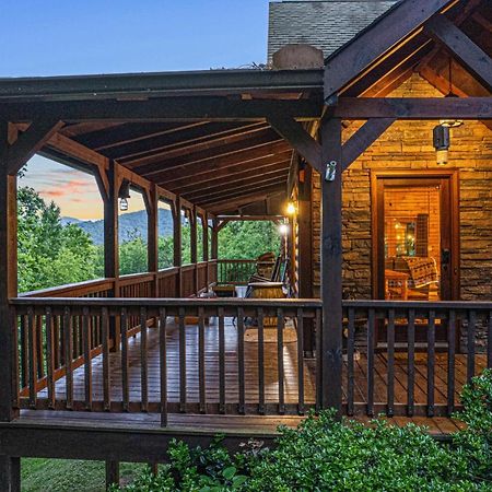 Incredible Views! - Pet Friendly - Aska Adventure Area - Bearfoot Bungalow Блу Ридж Екстериор снимка